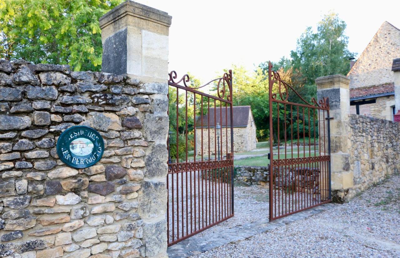 Les Perroutis Villa Saint-Alvere Exterior photo