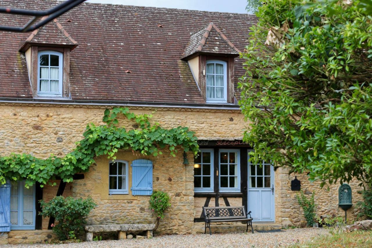 Les Perroutis Villa Saint-Alvere Exterior photo