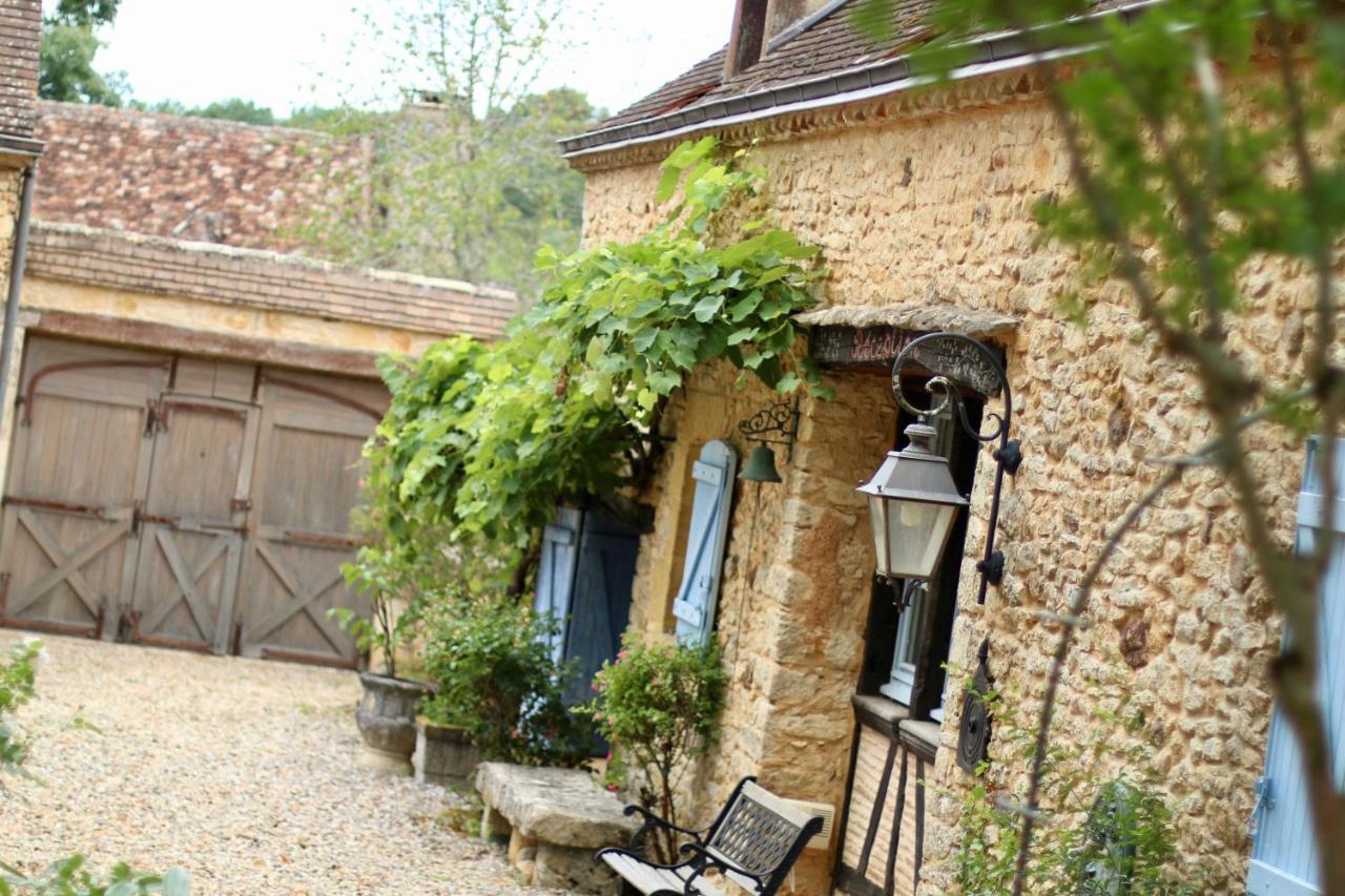Les Perroutis Villa Saint-Alvere Exterior photo